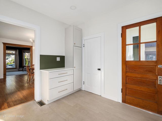 126 N Ellis Avenue, Wheaton, IL 60187