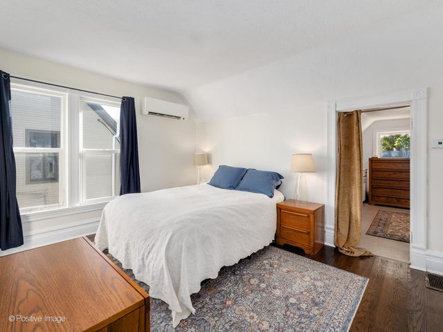 126 N Ellis Avenue, Wheaton, IL 60187