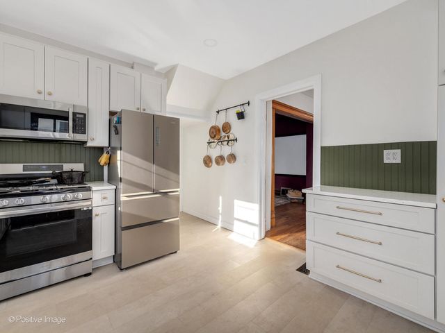 126 N Ellis Avenue, Wheaton, IL 60187