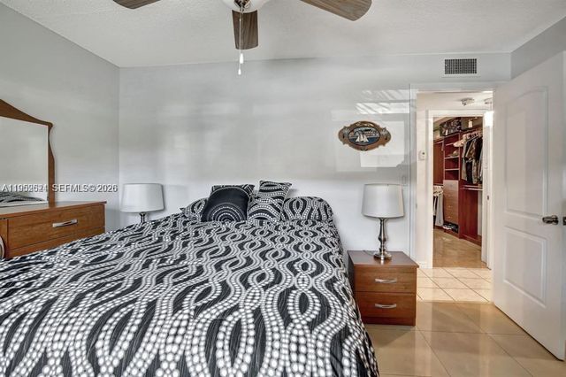 219 NE 14th Ave 107, Hallandale Beach, FL 33009