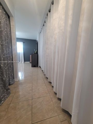 219 NE 14th Ave 107, Hallandale Beach, FL 33009