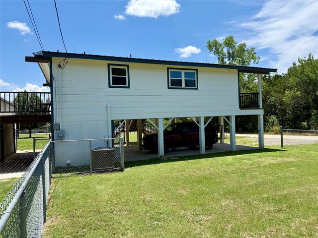 133 10th Street, Whitney, TX 76692