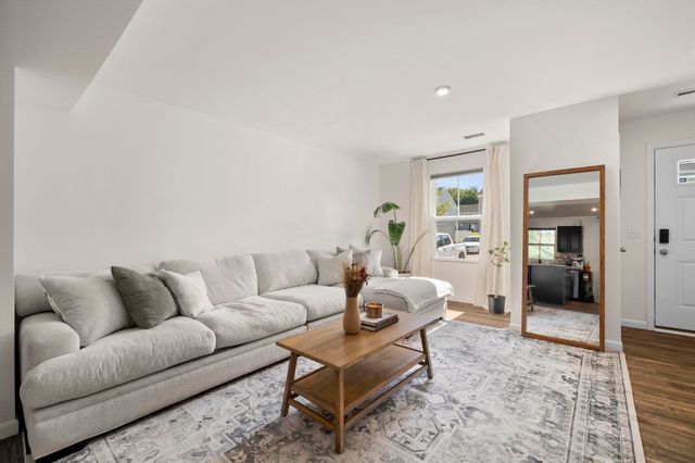 509 Hampton Townes Drive, Greenville, SC 29617