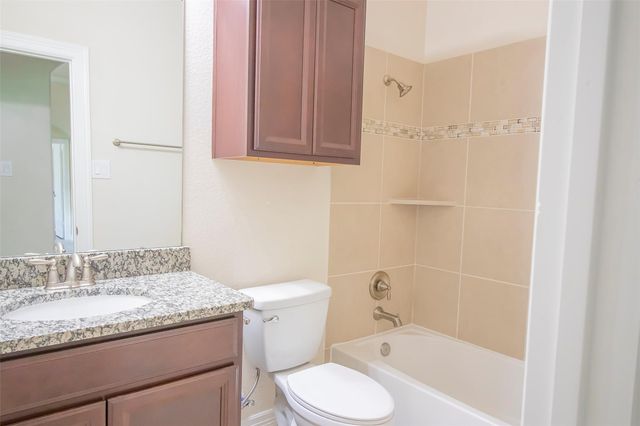 4718 Sabero Lane, League City, TX 77573