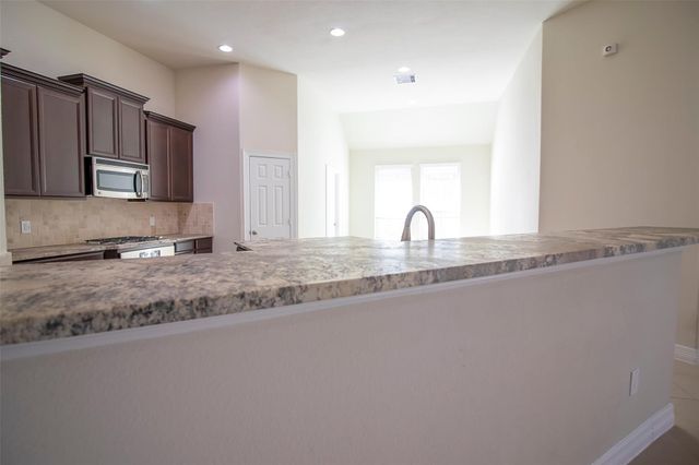 4718 Sabero Lane, League City, TX 77573