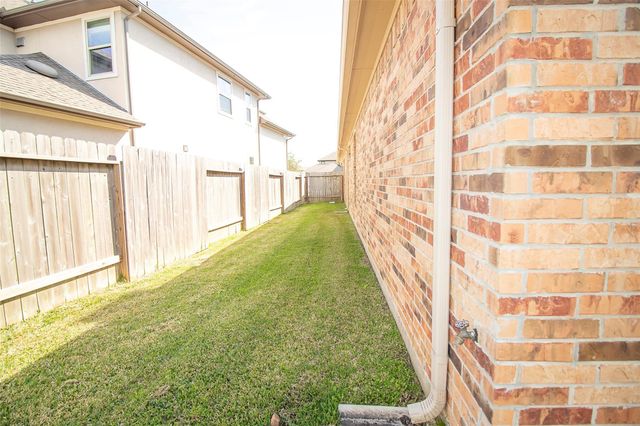 4718 Sabero Lane, League City, TX 77573