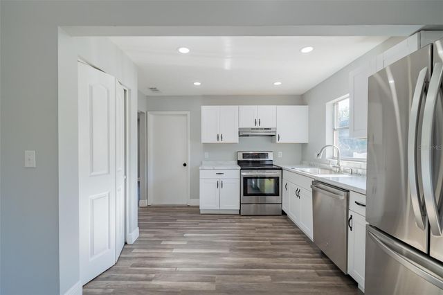 2401 DEVONWOODE PLACE, Seffner, FL 33584