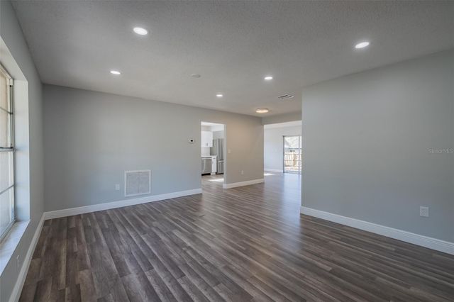 2401 DEVONWOODE PLACE, Seffner, FL 33584