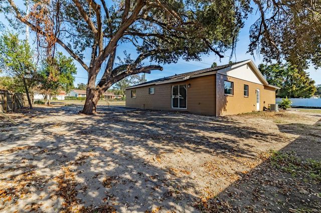 2401 DEVONWOODE PLACE, Seffner, FL 33584