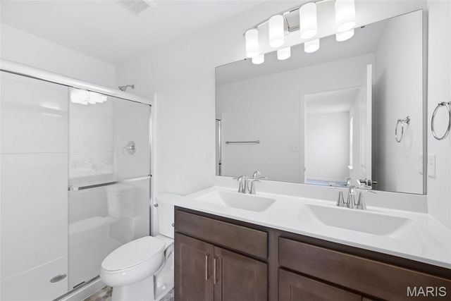 32 Wingtip Court, St Peters, MO 63376
