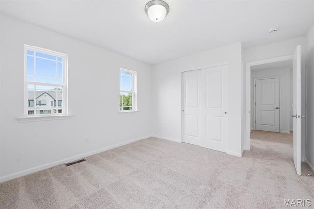 32 Wingtip Court, St Peters, MO 63376
