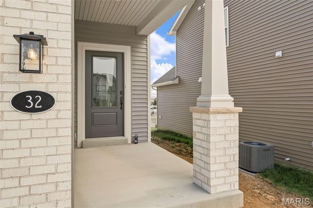 32 Wingtip Court, St Peters, MO 63376