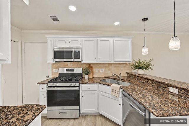 2711 Grants Lake Boulevard 42, Sugar Land, TX 77479