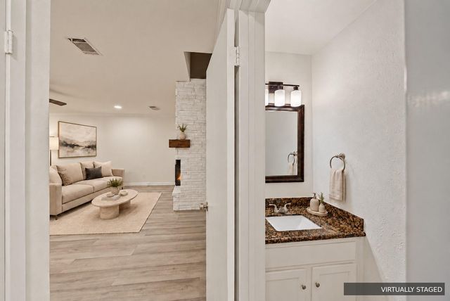 2711 Grants Lake Boulevard 42, Sugar Land, TX 77479