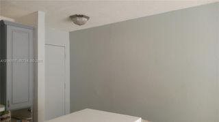 300 W 74th Place 303, Hialeah, FL 33014