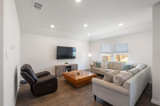 205 Bethpage DR, San Marcos, TX 78666