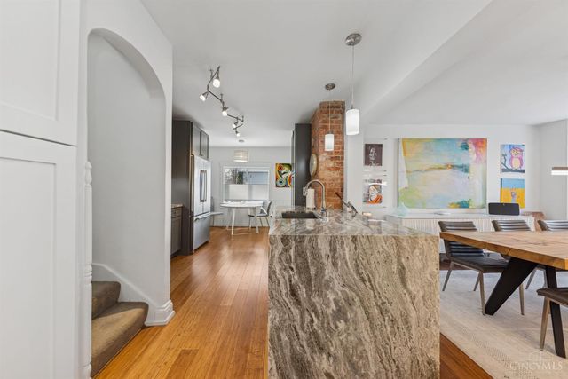 6017 Bramble Avenue, Cincinnati, OH 45227