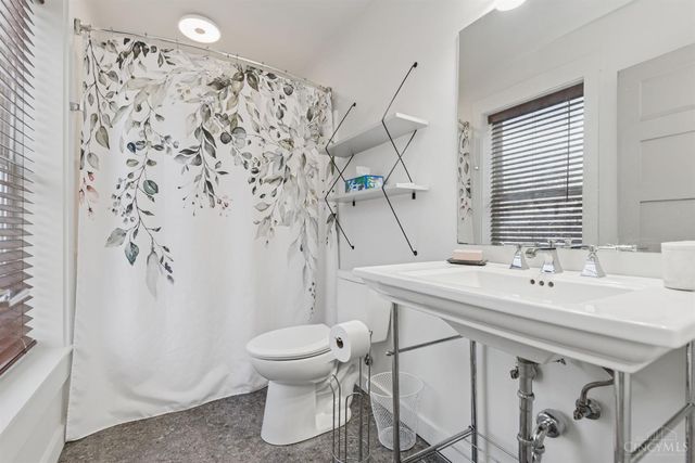 6017 Bramble Avenue, Cincinnati, OH 45227