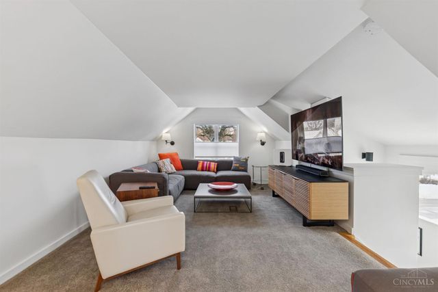 6017 Bramble Avenue, Cincinnati, OH 45227