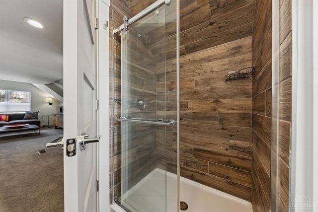 6017 Bramble Avenue, Cincinnati, OH 45227