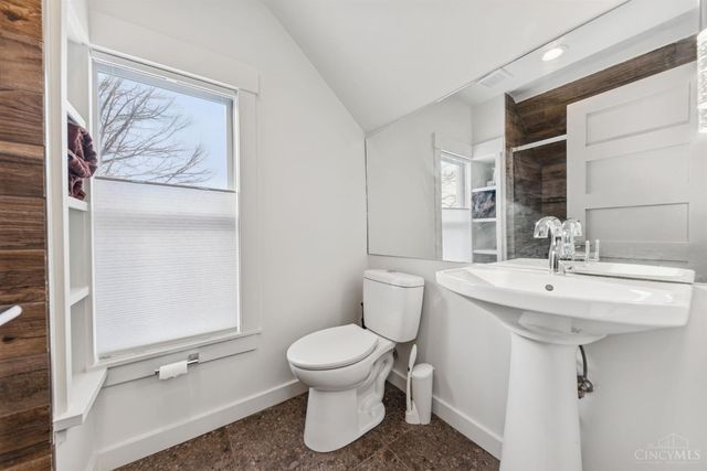 6017 Bramble Avenue, Cincinnati, OH 45227