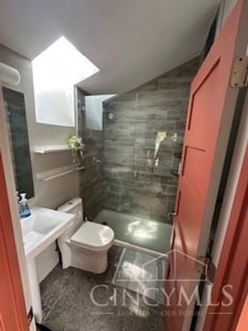 6017 Bramble Avenue, Cincinnati, OH 45227