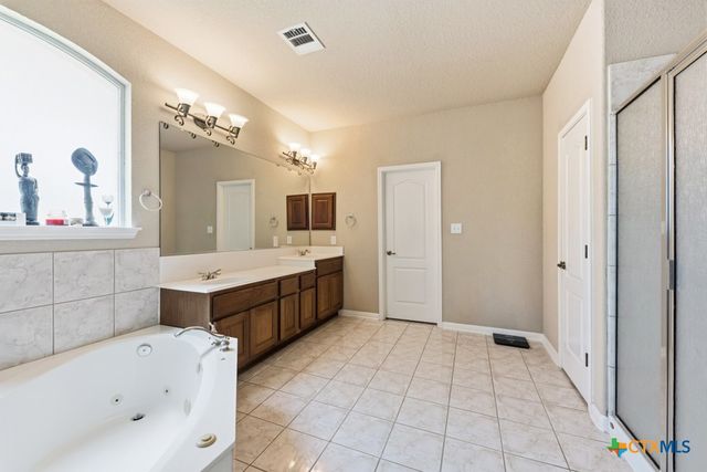 2460 James Agee Drive, Schertz, TX 78154