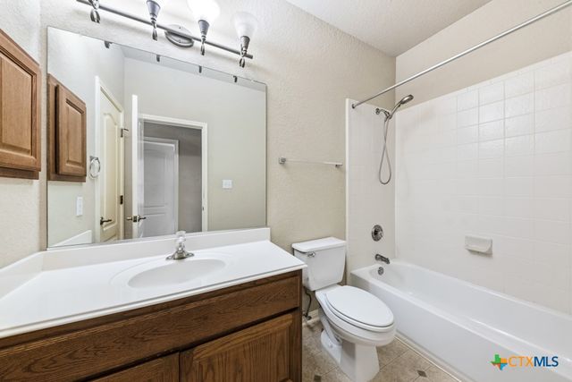 2460 James Agee Drive, Schertz, TX 78154