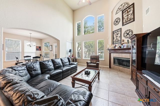 2460 James Agee Drive, Schertz, TX 78154