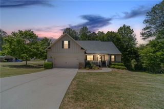 801 Rouse Circle, Hoschton, GA 30548