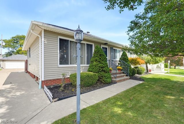 11052 Naomi Drive, Parma, OH 44130