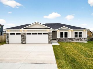 716 W Solomon Drive, Lone Jack, MO 64086