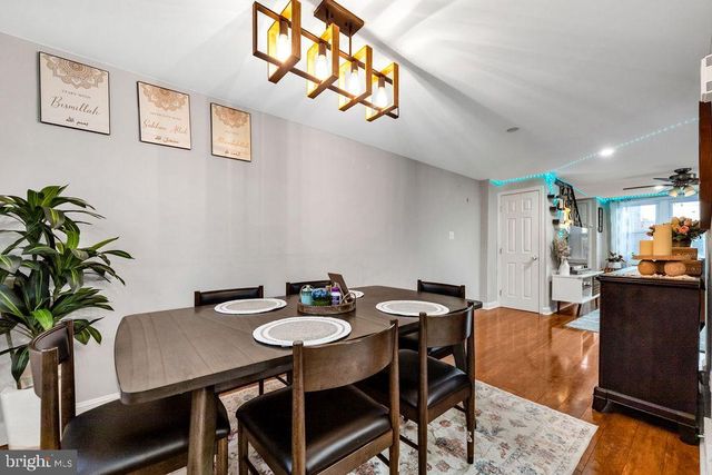 945 FARISTON DR, Drexel Hill, PA 19026