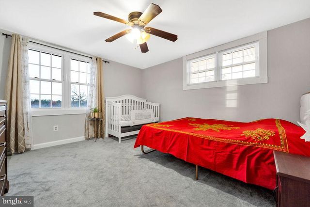 945 FARISTON DR, Drexel Hill, PA 19026