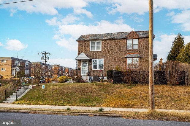 945 FARISTON DR, Drexel Hill, PA 19026