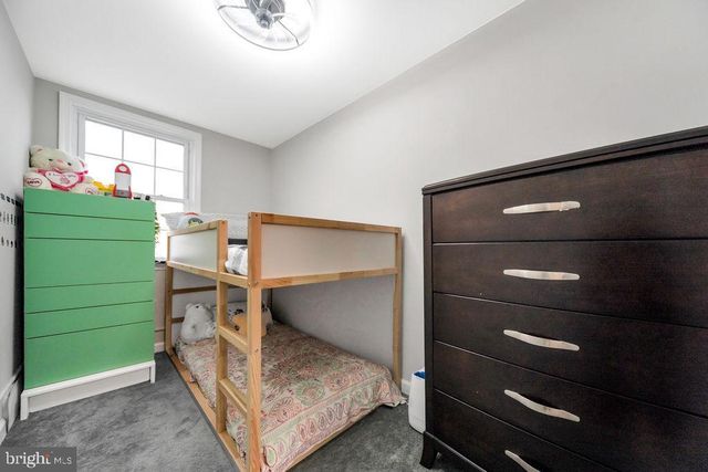 945 FARISTON DR, Drexel Hill, PA 19026