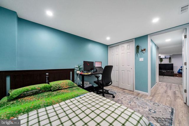 945 FARISTON DR, Drexel Hill, PA 19026