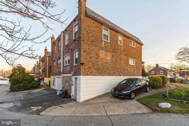 945 FARISTON DR, Drexel Hill, PA 19026