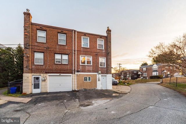 945 FARISTON DR, Drexel Hill, PA 19026