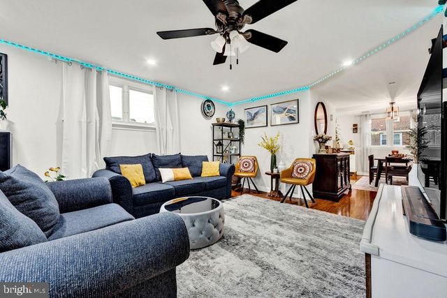 945 FARISTON DR, Drexel Hill, PA 19026