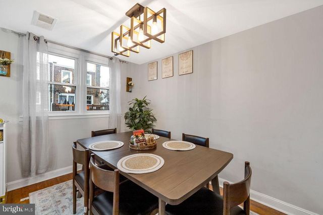 945 FARISTON DR, Drexel Hill, PA 19026