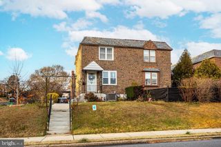 945 FARISTON DR, Drexel Hill, PA 19026