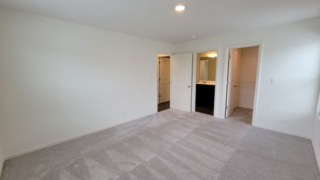 200 Goldenrod Drive, Elgin, IL 60124