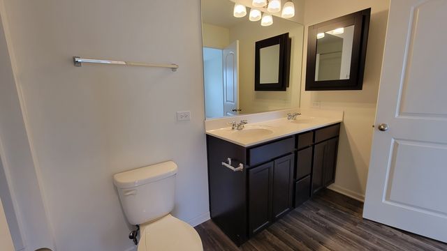 200 Goldenrod Drive, Elgin, IL 60124