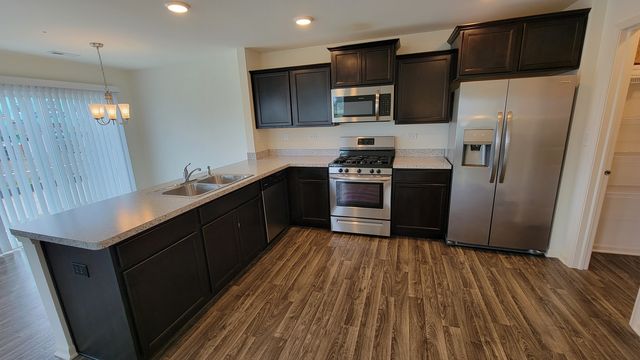 200 Goldenrod Drive, Elgin, IL 60124