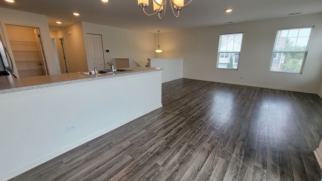 200 Goldenrod Drive, Elgin, IL 60124