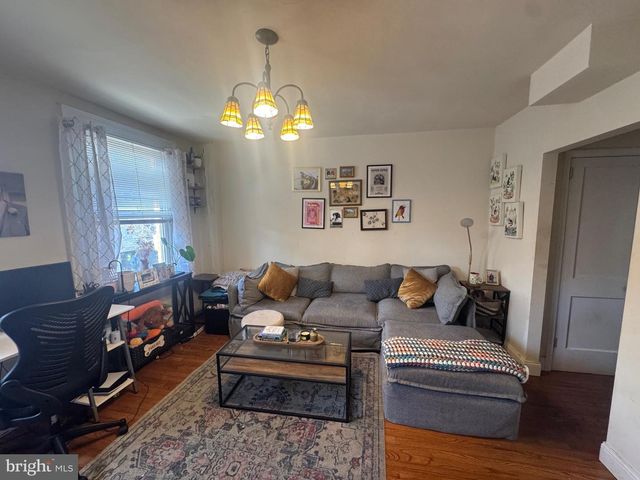 1943 WAVERLY ST, Philadelphia, PA 19146