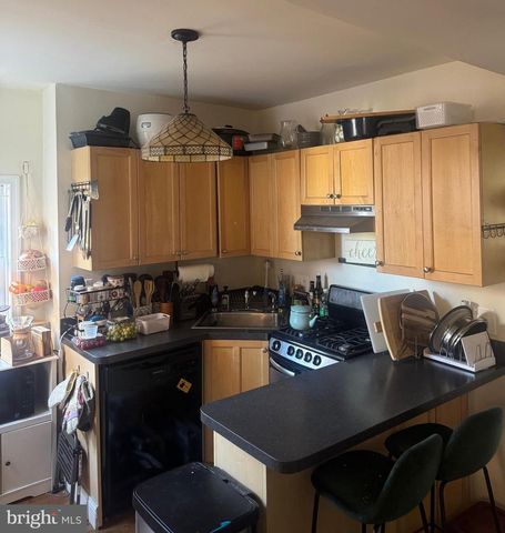 1943 WAVERLY ST, Philadelphia, PA 19146