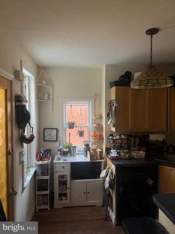 1943 WAVERLY ST, Philadelphia, PA 19146