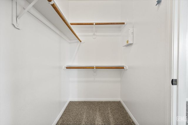 420 Hollyhill Drive, Bakersfield, CA 93312